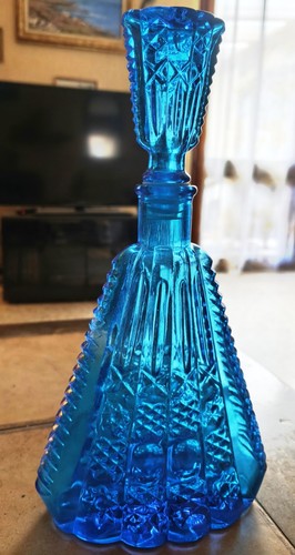 Carafe bleue ancienne - carafe,