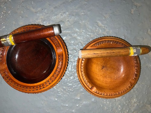 Magnifique cendrier bois - magnifique,