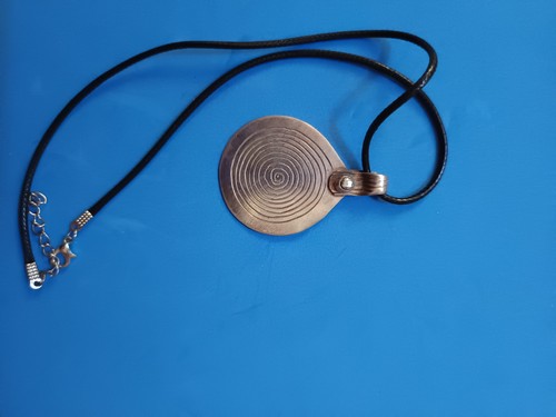 Pendentif berbère spirale.
