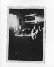 A463 Photo Originale vintage snapshot:1 Dimanche à Kergouarch 56 coin repas