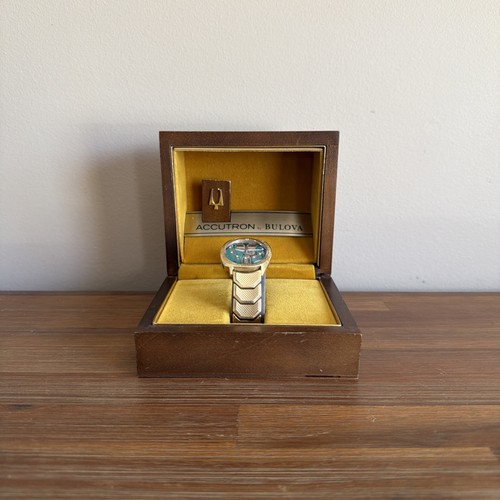 Bulova accutron solid - accutron, gold