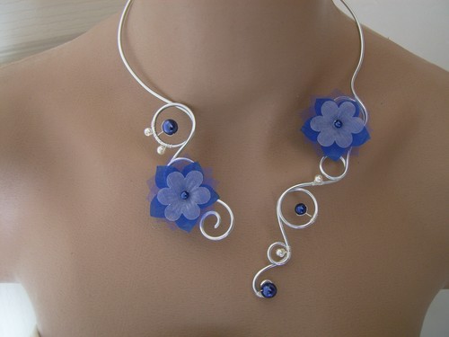 Collier bleu roi blanc - collier,