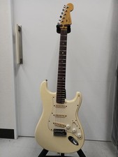 [Fender] Guitare électrique American Deluxe Stratocaster 2000 avec étui rigid...