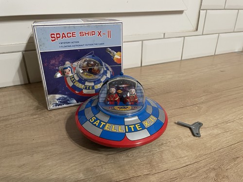 Soucoupe volante space - soucoupe, « space