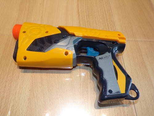 Pistolet nerf strike dart - ,