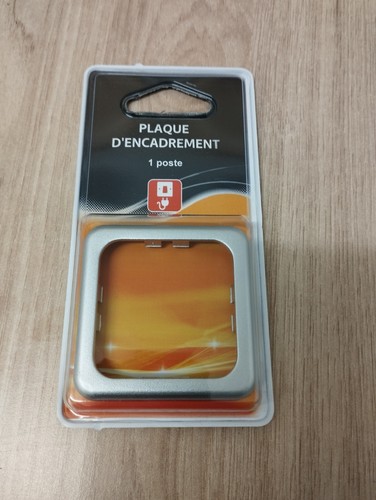 Encadrement prise camping car - prise,