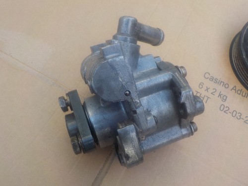 Pompe direction assistee bmw - pompe,
