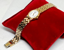 Vintage ACCURIST Women's Gold Tone Quartz Dress Watch - Working (Small)