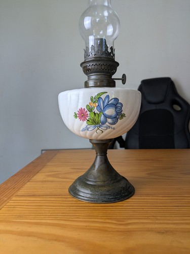 Lampe table pétrole - à,