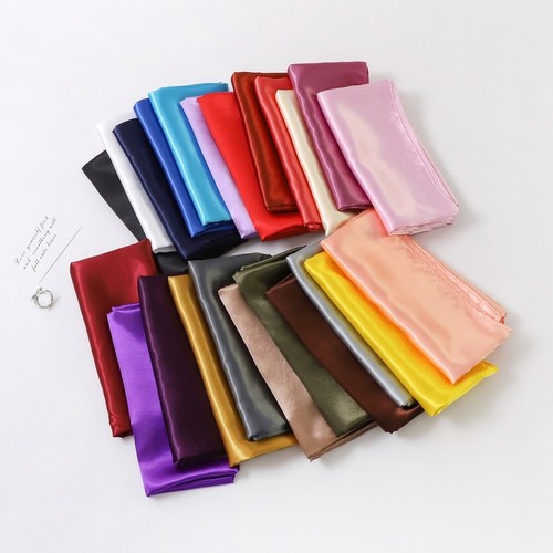 Foulard polyester couleur unie