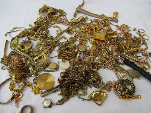 Lot bijoux plaqué doré - de,