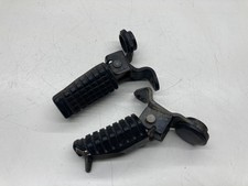 PAIRE DE REPOSE-PIEDS AVANT