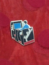 PINS PIN'S PIN LAPEL BADGE VINTAGE COLLECTION VIDEO GAMES LOGO JUEUTEL
