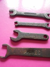 RENAULT - ANCIENNE CLE PLATE RENAULT -  - OUTILLAGE ANCIEN - GARAGE