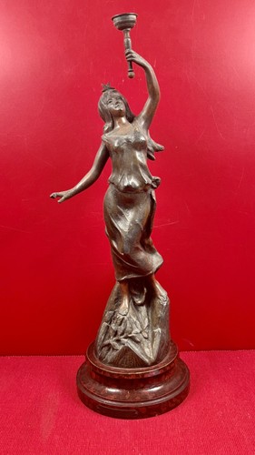 Sculpture régule jeune femme - régule,