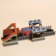 Miniature PAINTED TRAIN STATION PLATFORM Railroad Model Figure Toy N Scale Epoch