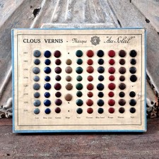 Ancien présentoir publicitaire « Clous tapissiers – Au Soleil »