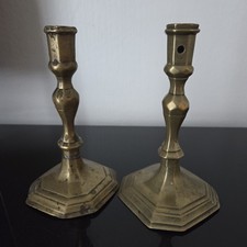 Paire De Bougeoirs en Bronze