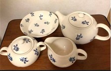 Rare ensemble de théières