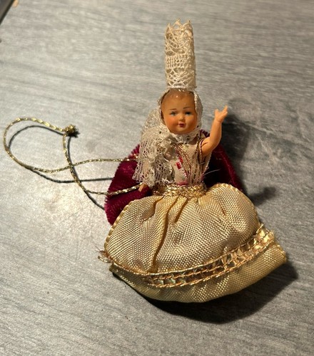 Petite poupée ancienne - poupÉe,