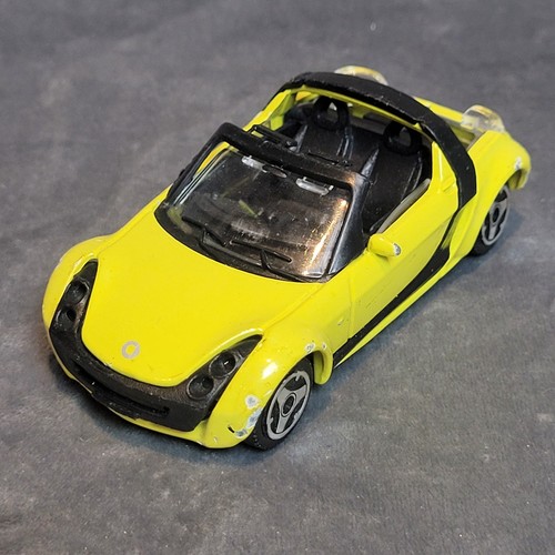 Petite voiture minature burago - minature,