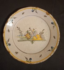 Assiette XVIII°aux instruments de musique, Bourgogne/franche comté