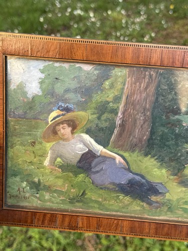 Jeune femme chapeau dans - femme, au