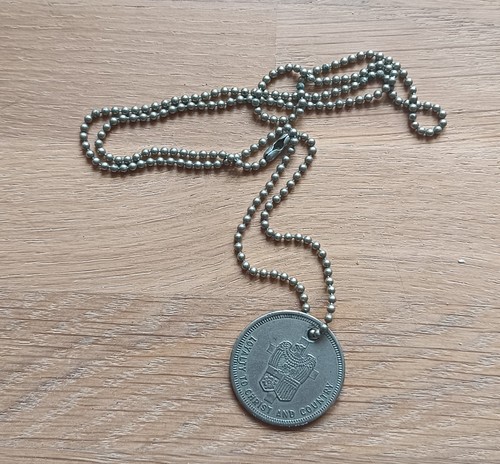Pendentif lutheran chaplin dog - pendentif,