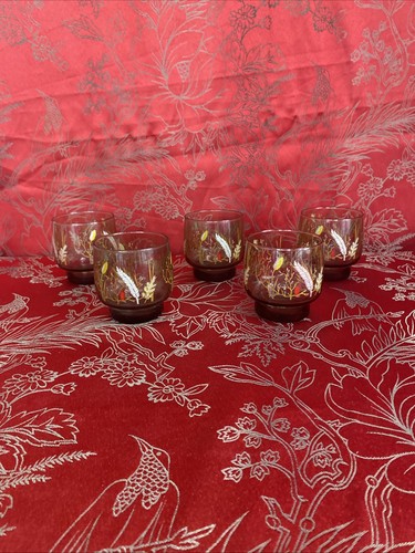 Verres eau à - à,