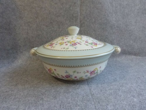 Soupière porcelaine de - soupière, en