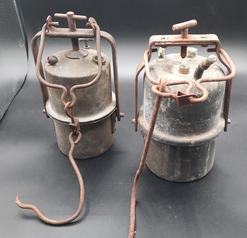 Ancienne lampe carbure - lampe, a