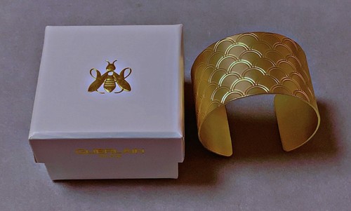 Vtg guerlain paris bracelet - vtg,