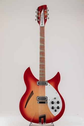 Guitare semi - (rickenbacker),