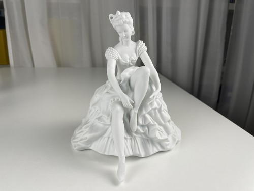 Figurine femme porcelaine - figurine,