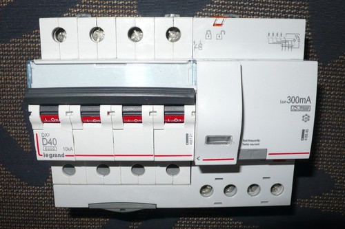 Legrand disjoncteur 408121 - disjoncteur,