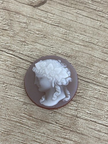 Antique carved agate cameo - antique,