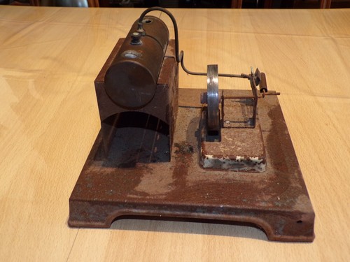 Ancienne machine vapeur - ancienne, à