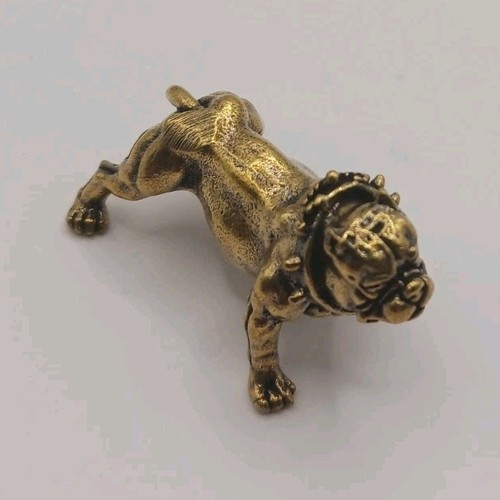 Petite figurine bouledogue