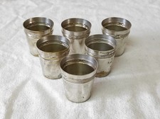 Lot de 6 anciens petits Verres à digestif, Shooter en métal couleur argenté