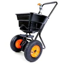 Épandeur centrifuge sur roues