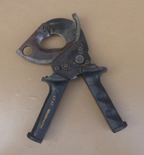 Pince coupe câble à cliquet