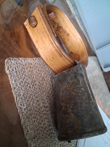 Ancienne cloche vache - de,