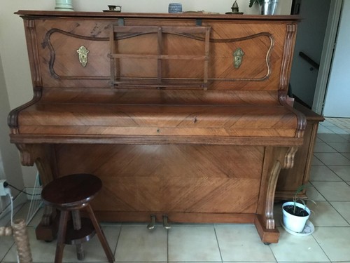 Piano ancien droit bois massif - ancien,