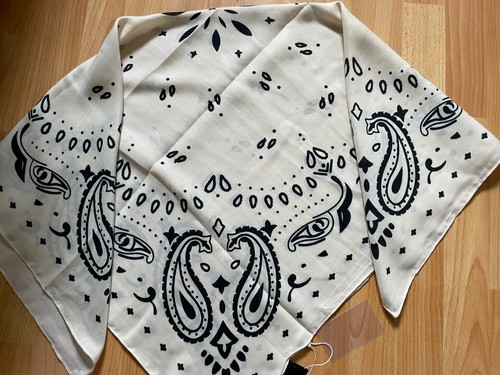 Neuf foulard carré - foulard,
