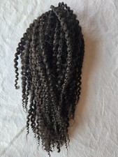 Postiche marron frisée queue