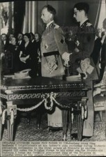 1951 Press Photo King Baudouin I with father King Leopold at abdication ceremony