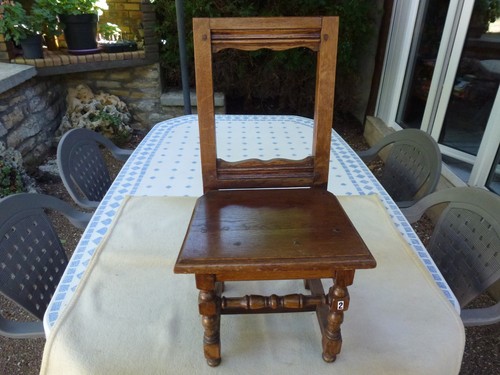 Ancienne petite chaise - ancienne,