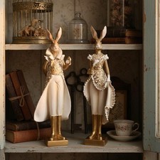 Statue de lapin habillé