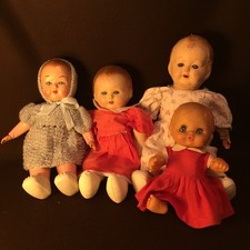 Lot de 4 poupées Anciennes