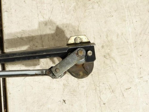 Moteur essuie glace avant